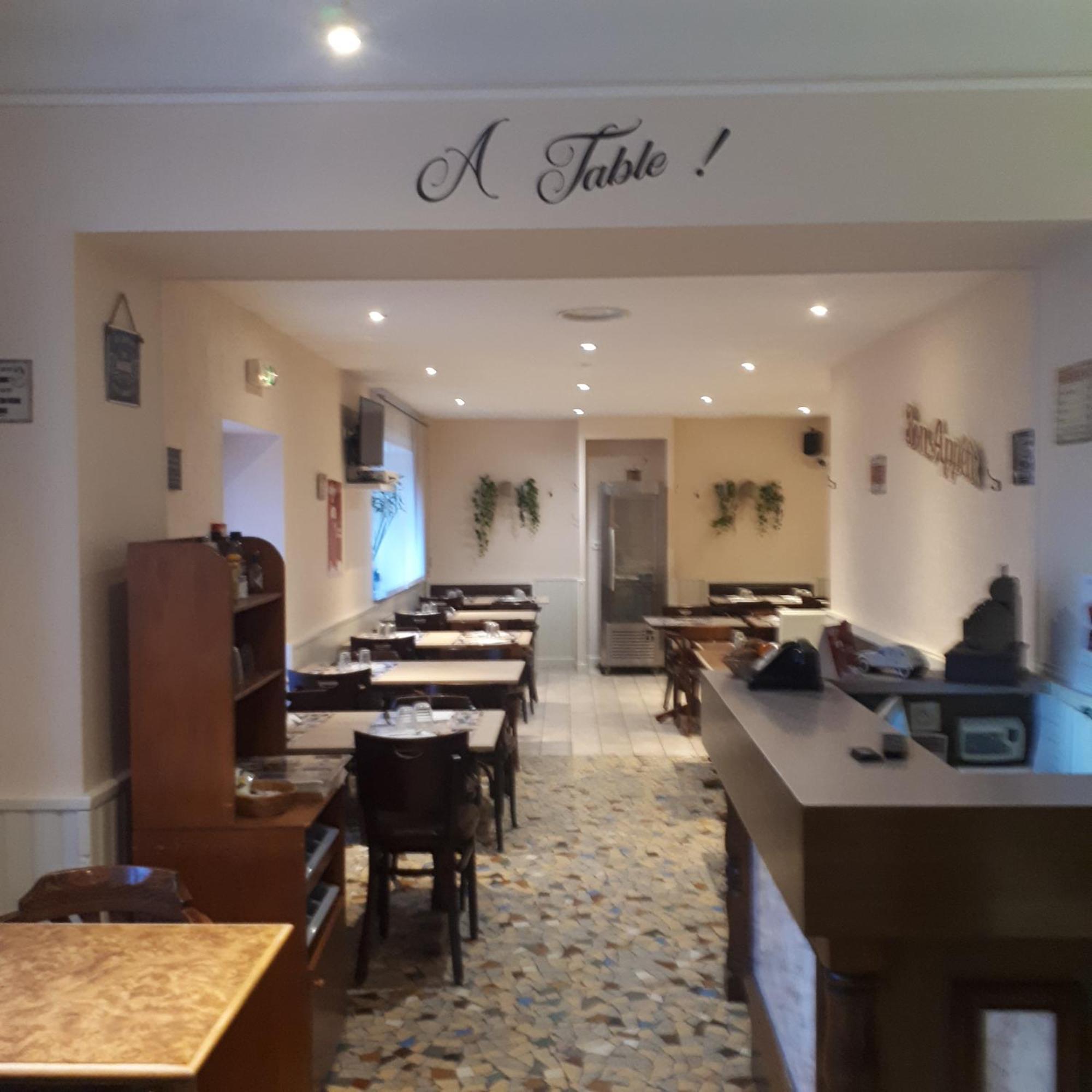 Hotel Restaurant Le Centre Comblanchien Kültér fotó